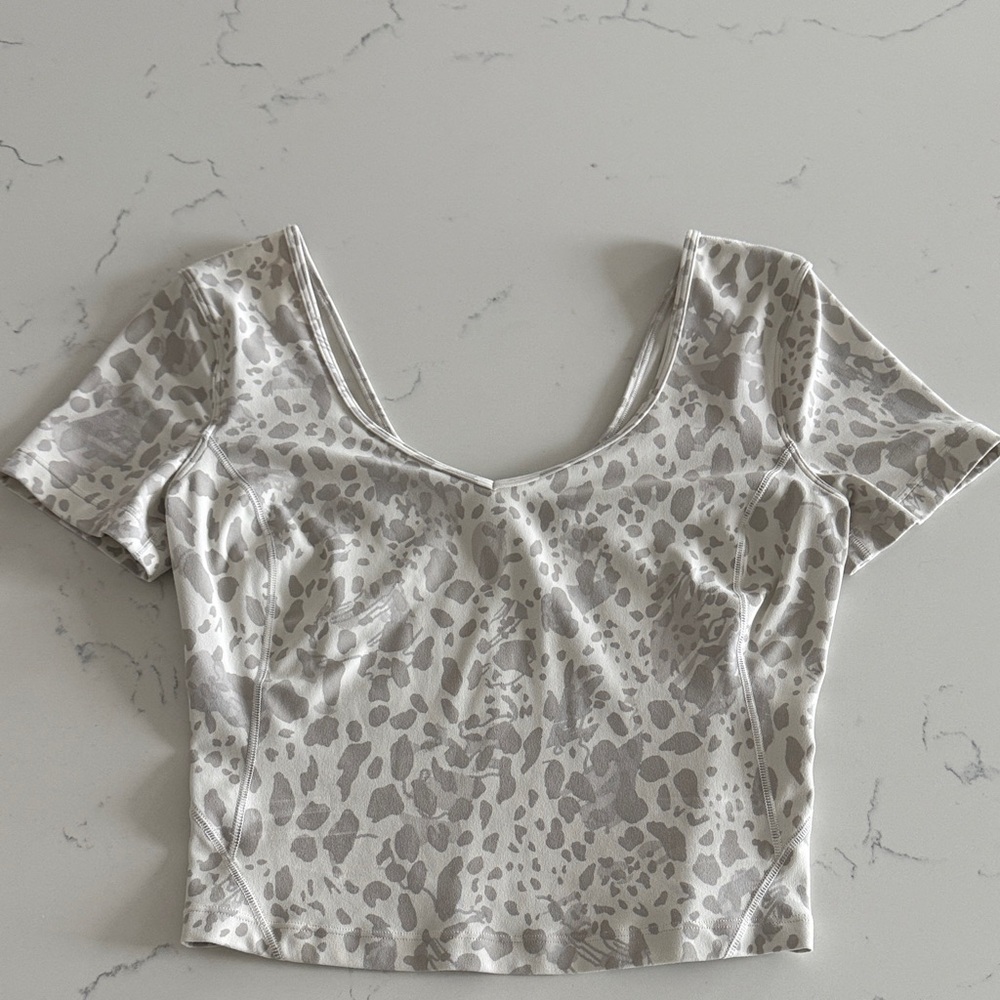 Lululemon Align Top - Snow Leopard Print Soft Grey/White Cropped Fit XS/4 - Picture 3 of 5